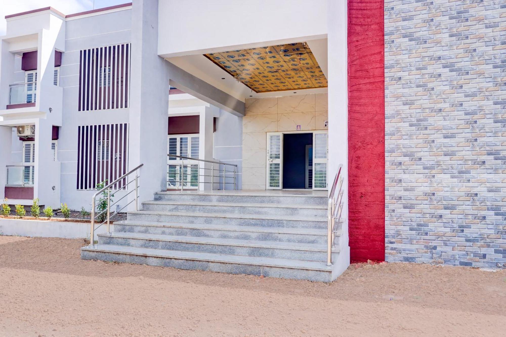 Hotel O Jeevan Restaurant & Lodging Kavathe Exterior foto