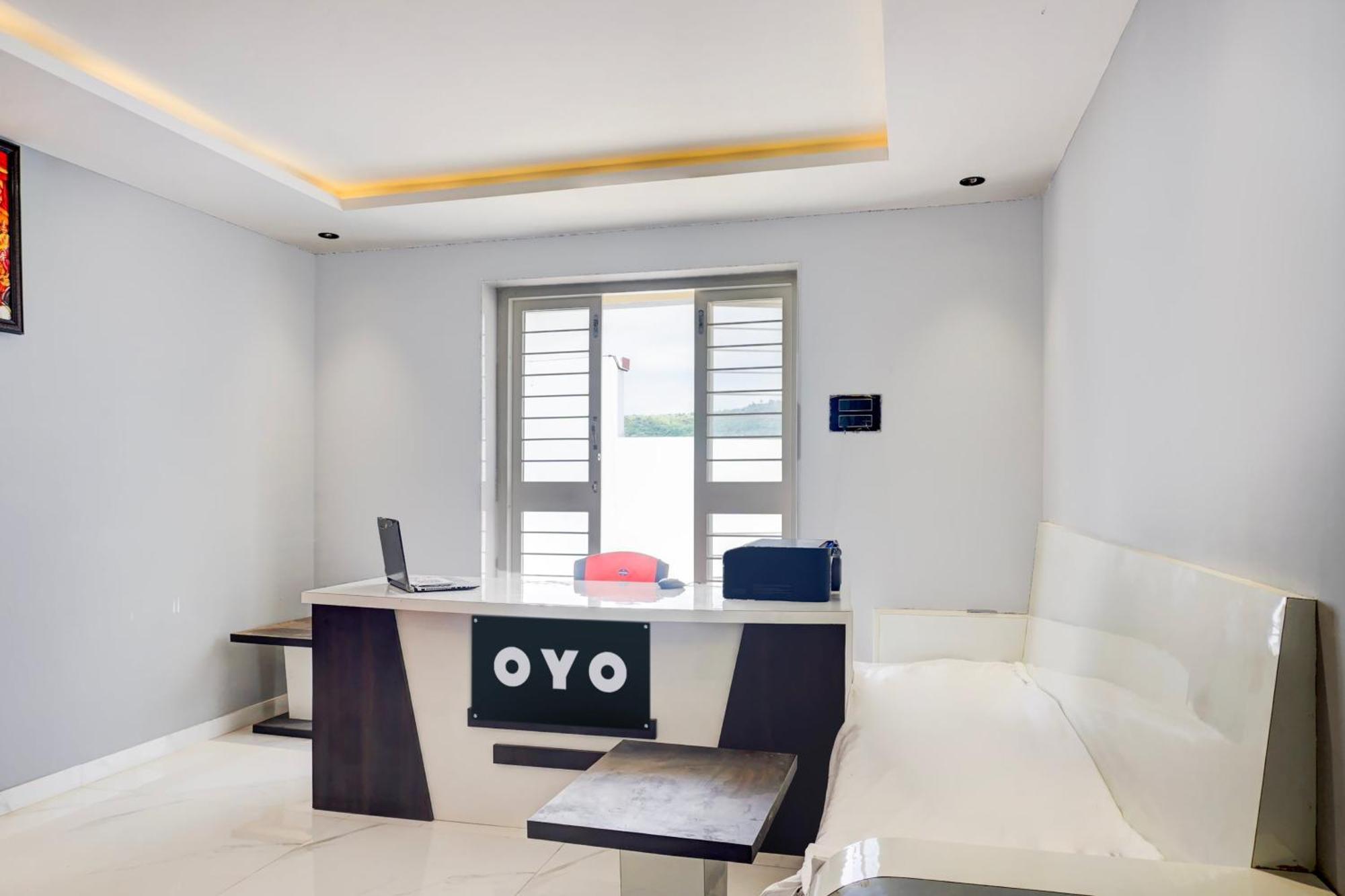 Hotel O Jeevan Restaurant & Lodging Kavathe Exterior foto